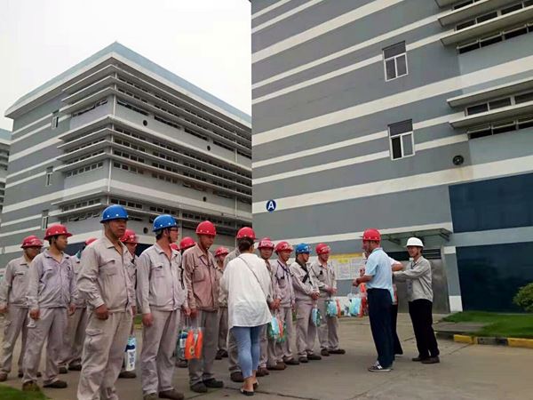 园区总工会送清凉，易游在线游戏平台接棒暖人心